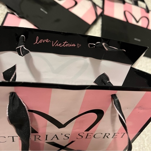 Victoria's Secret Classic Pink & Whiteβ Stripe Gift Shopping Bag Small Set of 4 - Picture 3 of 6